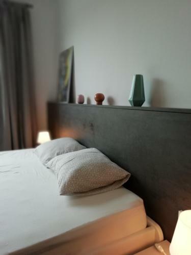 Apartment 18