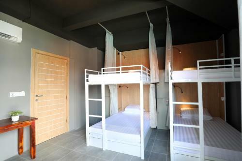 Rs III Location Hostel