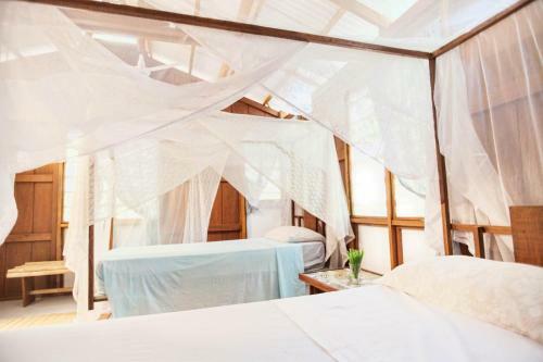Lodge Blue Indigo Yoga Retreat