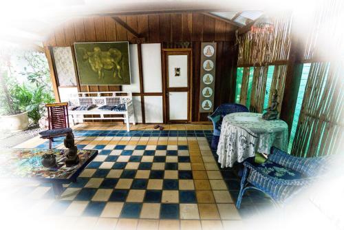 Lodge Blue Indigo Yoga Retreat