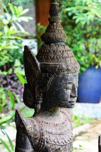 Lodge Blue Indigo Yoga Retreat