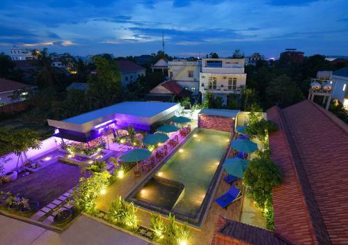 Lilly Holiday Hotel