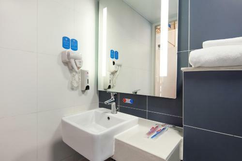 Hanting Hotel Baoding Chaoyang North Street