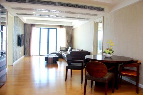 Yu Mansion Sea View Holiday Apartment