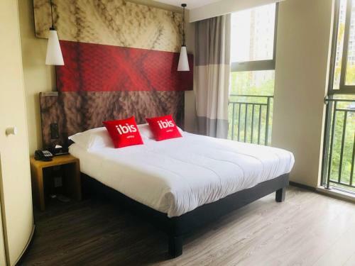 Ibis Chengdu East Railway Station Hotel