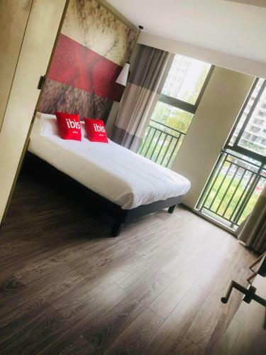 Ibis Chengdu East Railway Station Hotel