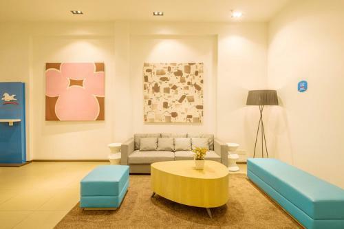 Hanting Hotel Shanghai Zhenhua Road