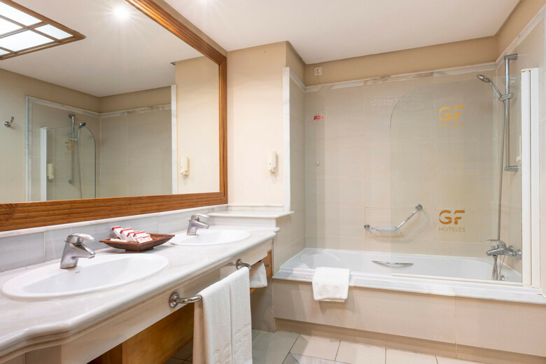 Hotel Gf Gran Costa Adeje