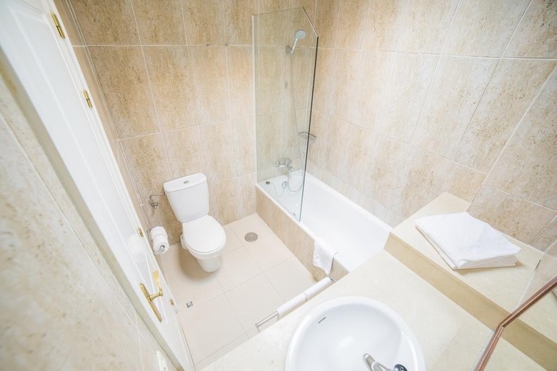Hotel Rf Astoria - S�lo Adultos