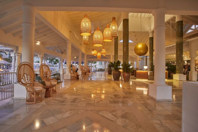 Hotel Bahia Principe Luxury Esmeralda