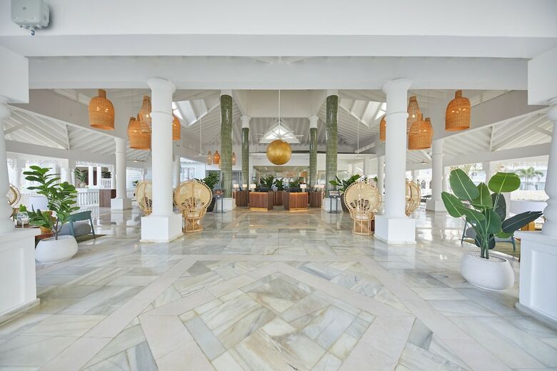 Hotel Bahia Principe Luxury Esmeralda