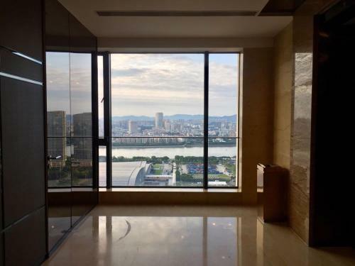 Rosalind Apartment Gz Poly World Trading Center