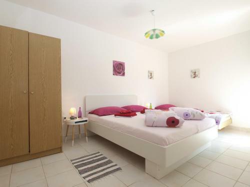 Apartments Davor 1676