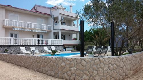 One-bedroom Apartment In Barbat III