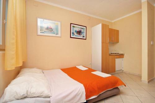 Apartments With A Parking Space Baska (krk) - 5450