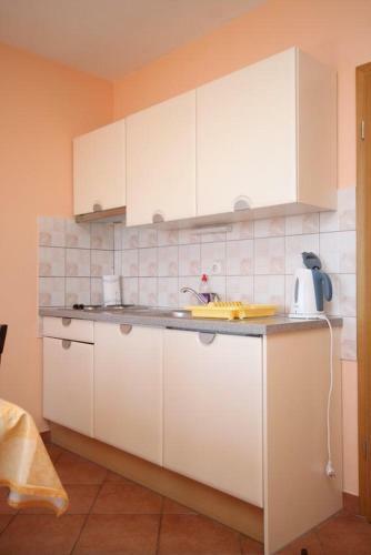 Apartment Baska Voda 6718b