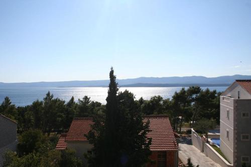 Apartments And Rooms With Wifi Bol (brac) - 2875