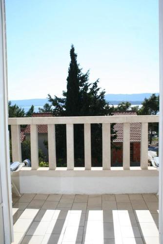 Apartments And Rooms With Wifi Bol (brac) - 2875