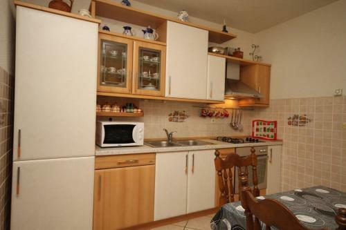 Apartments With A Parking Space Brela (makarska) - 6747