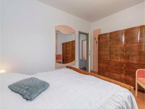 Three-bedroom Holiday Home In Cerovlje