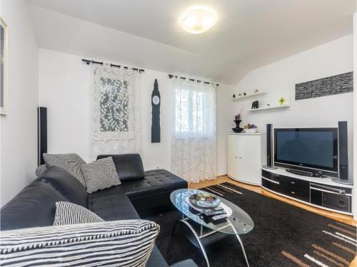 Two-bedroom Apartment In Cizici