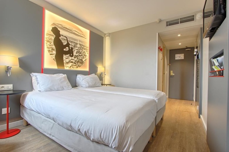 Hotel Kyriad Paris Nord Porte De Saint Ouen