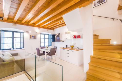 Hostal Apartments And Room Le Petit Nono