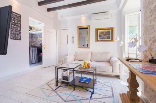 Hostal Apartments And Room Le Petit Nono