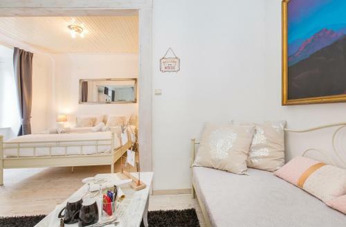 Hostal Apartments And Room Le Petit Nono