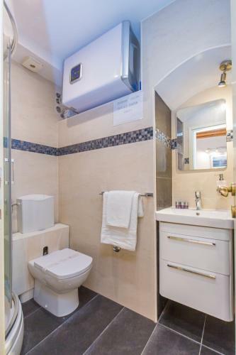 Hostal Apartments And Room Le Petit Nono