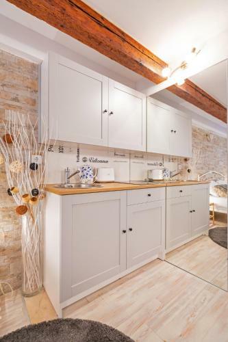 Hostal Apartments And Room Le Petit Nono