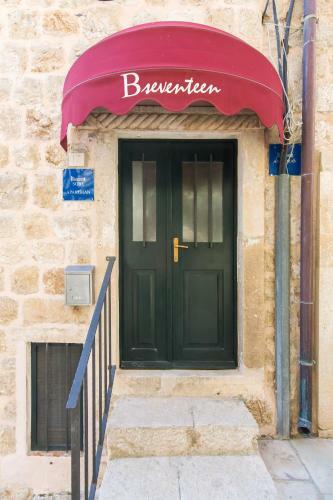Hostal Apartments And Room Le Petit Nono