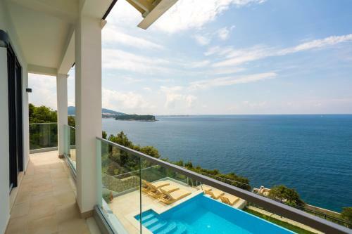 Villa VI