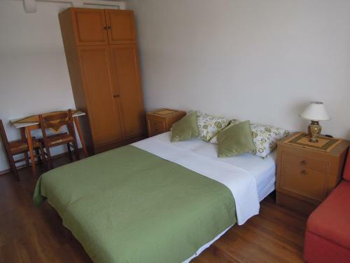 Hostal Mare Rooms For Rent