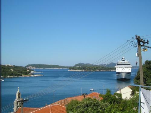 Hostal Mare Rooms For Rent