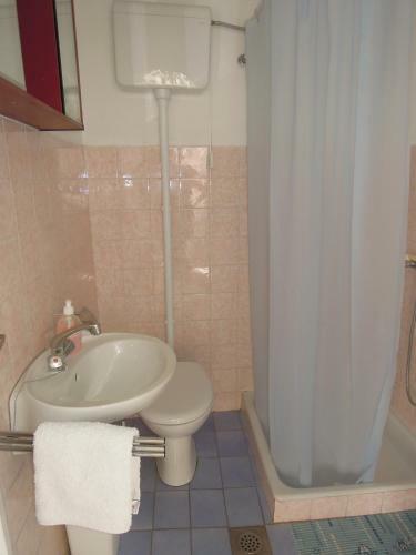 Hostal Mare Rooms For Rent