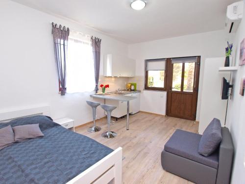 Apartments Drago 589