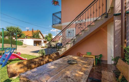 Three-bedroom Holiday Home In Fuzine