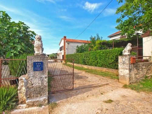 House Monteci 1378