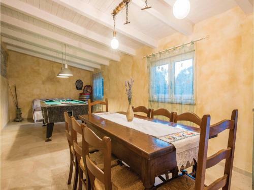 Five-bedroom Holiday Home In Galizana