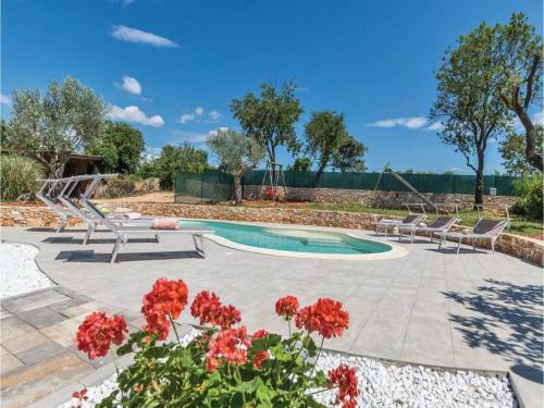 Five-bedroom Holiday Home In Galizana