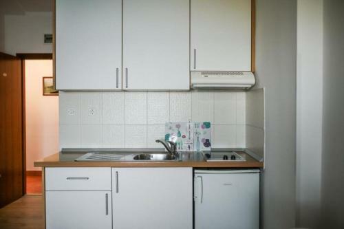 Apartamento Beachfront Studio Gradac 4414-3