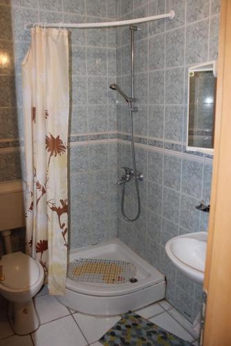 Apartments With A Parking Space Gradac (makarska) - 15628