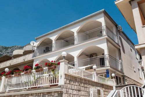 Apartment Gradac 15750e