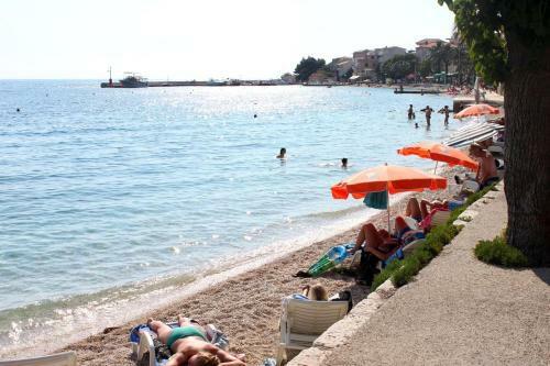 Apartment Gradac 13681c