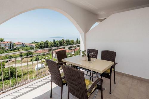 Apartment Gradac 15750d
