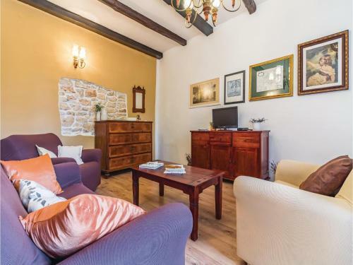 Two-bedroom Holiday Home In Jadreski