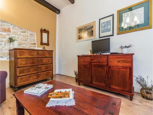 Two-bedroom Holiday Home In Jadreski