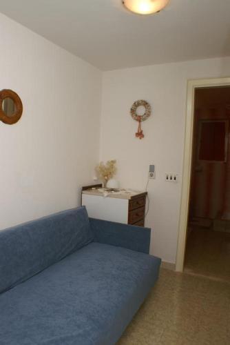 Apartments By The Sea Jelsa (hvar) - 4017
