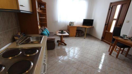 Apartment In Klimno/insel Krk 36108